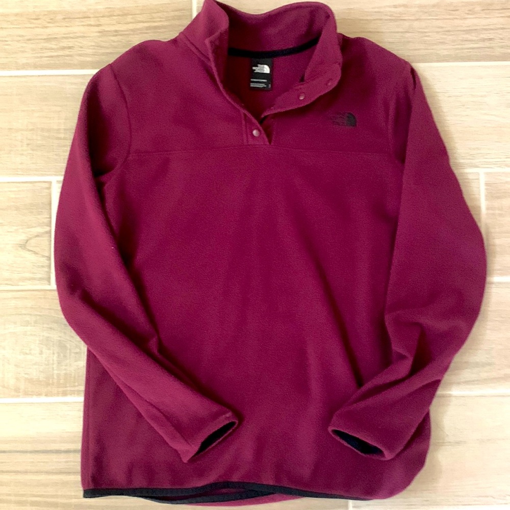 The North Face woman’s fleece Pullover